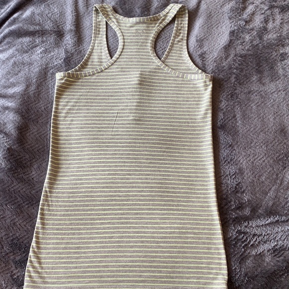 Move Tank Top - Picture 8 of 14